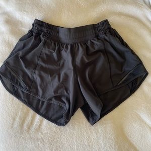 Lululemon Hotty Hot Short Black Size 4